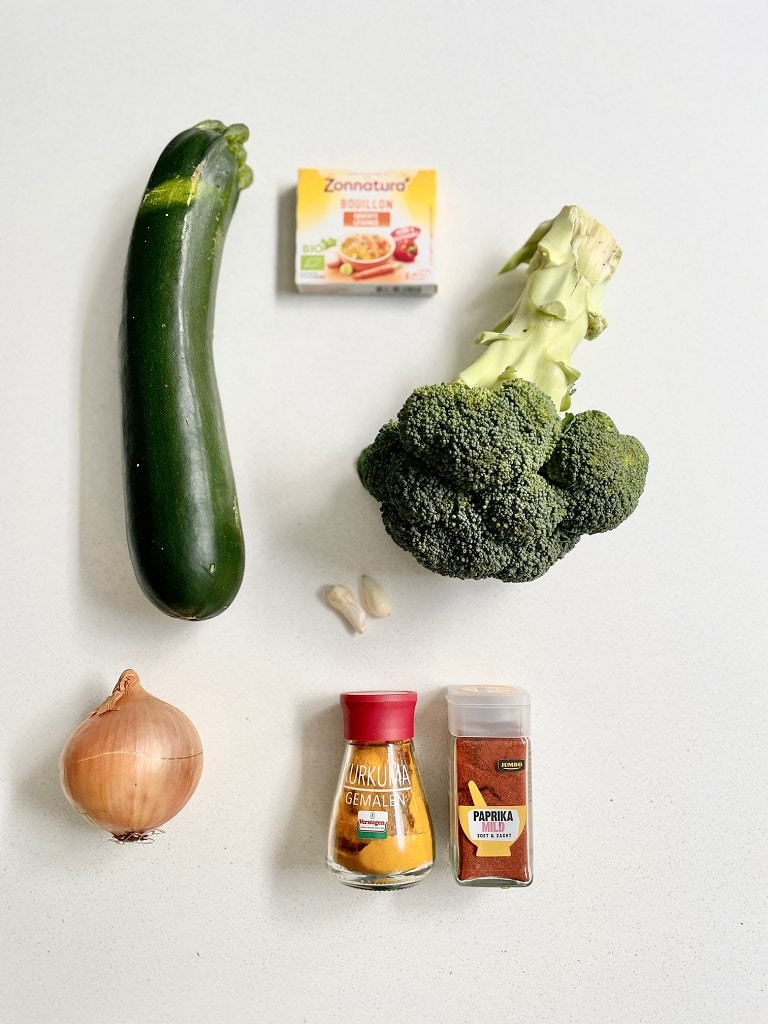 Broccoli en courgette soep