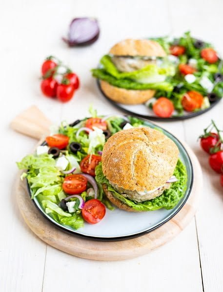 Griekse kipburger met tzatziki