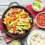Tortilla kip met quacamole en salsa