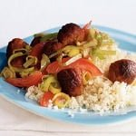 Wokschotel met prei en vegetarische sateballetjes