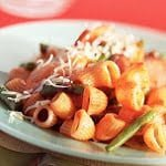 macaroni met tomatensaus